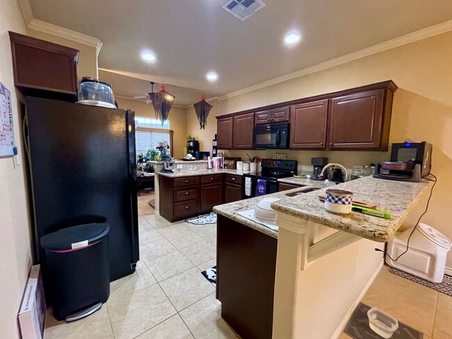 Building Photo - Wonderful 2 Bed 2 Bath Townhome! August 20...