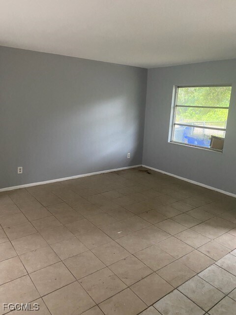 Building Photo - 2109 Eloise Cir