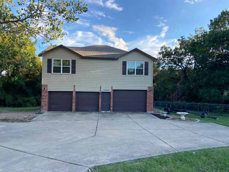 Foto principal - 2162 Beaver Creek Rd