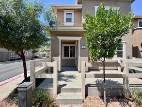 Building Photo - 28385 Oriole Way