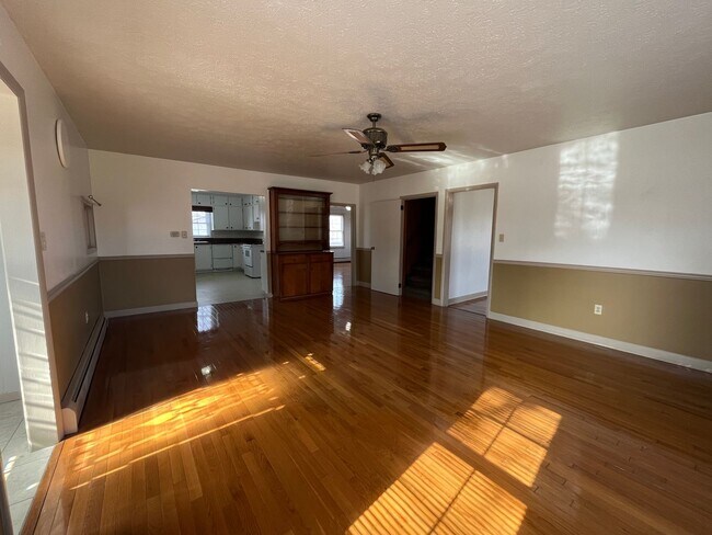 Foto del edificio - 5-Bedroom Farmhouse North of Middlebury in Middlebury School District