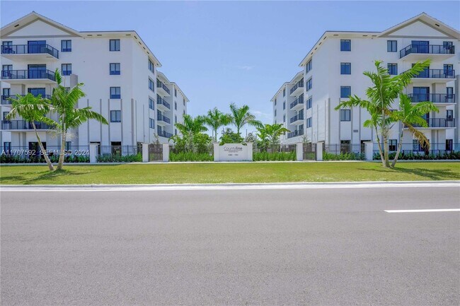 Foto del edificio - 1080 NE 215th St