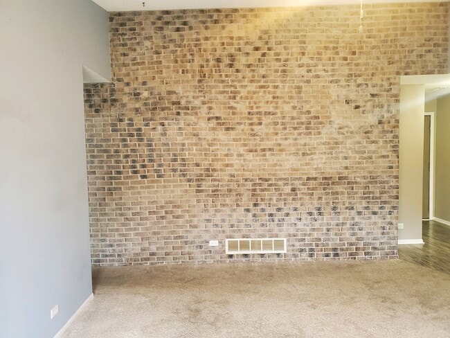 Building Photo - 340 Woodridge Cir