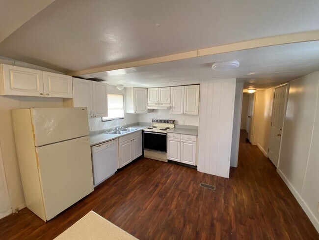 Foto del edificio - 3 Bed, 2 Bath Mobile Home