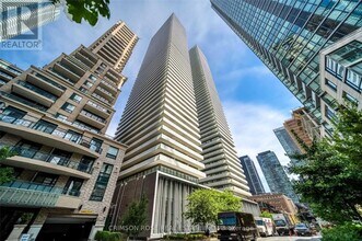 Building Photo - 42 Charles St E
