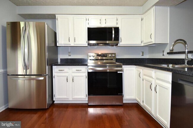 Foto del edificio - 1545 Woodcrest Dr