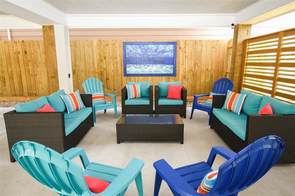 1108 Avenue L Unit 4, Galveston, TX 77550 Condo for Rent in Galveston