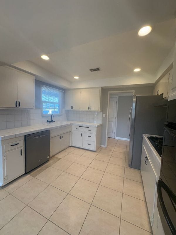 Foto del edificio - 7108 Santa Ana Cir