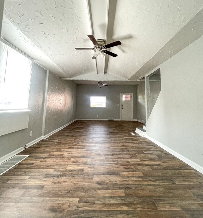 Building Photo - 310 Marlow St
