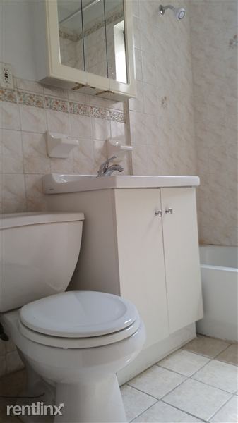 Building Photo - 5012 Snyder Ave