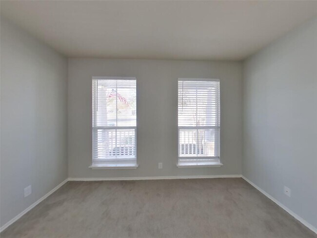 Building Photo - 18521 Mammoth Cave Blvd