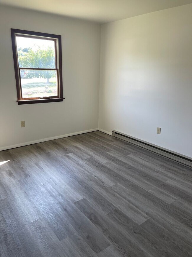 Foto del edificio - Pleasant Gap house available August!