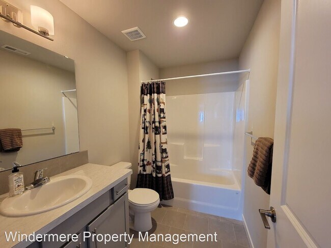 Foto del edificio - 3 br, 2.5 bath House - 2589 Filbert Ave