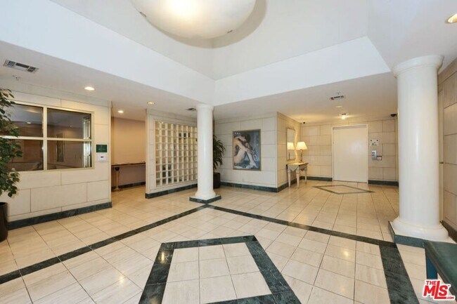 Foto del edificio - 117 N Gale Dr