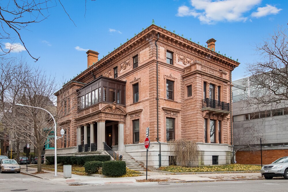 Property - 410 W Arlington Pl