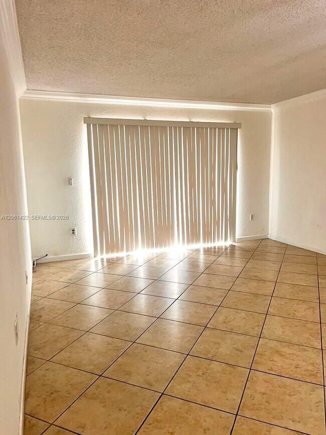 Foto del edificio - 401 NW 72nd Ave