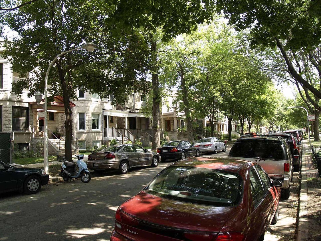 newport_1300_block_1 - 1337 W Newport Ave