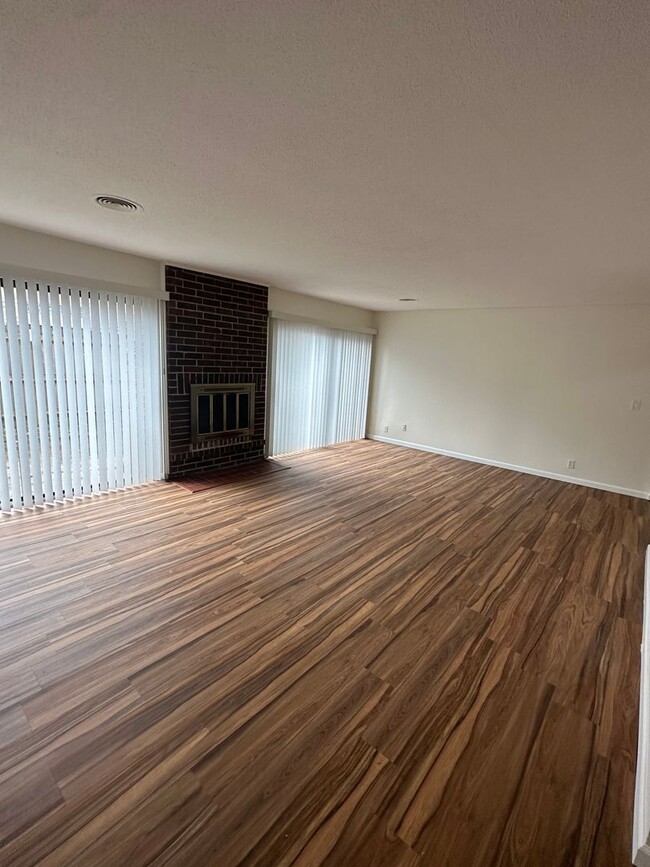 Foto del edificio - 2BD/2BA Condo located in Germantown!