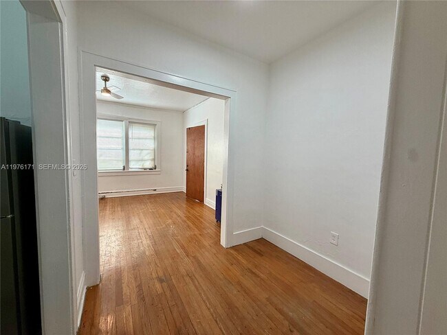 Foto del edificio - 114 Antilla Ave