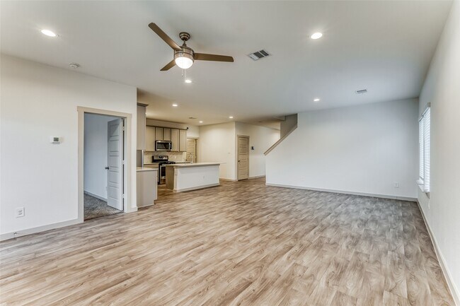 Foto del edificio - 7830 Cattleman Vly Dr