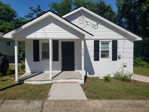 Building Photo - 1517 Pierce St