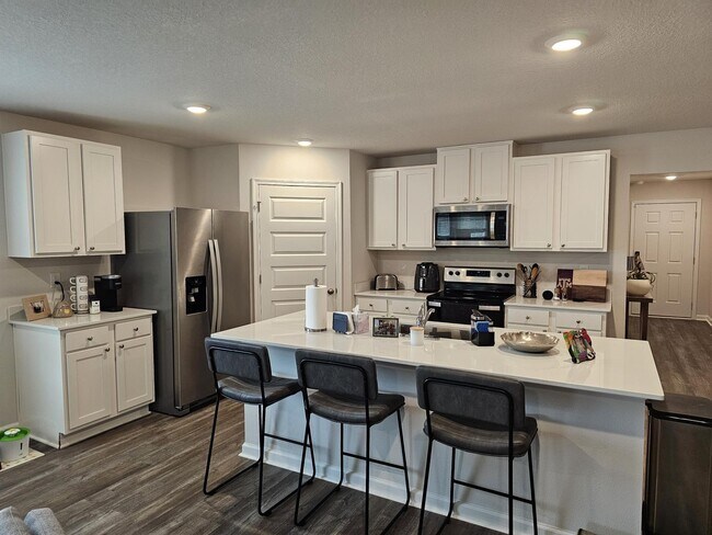 Building Photo - 4701 Airmen Dr