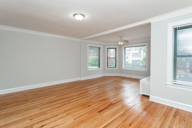 Building Photo - 6917 S Paxton Ave