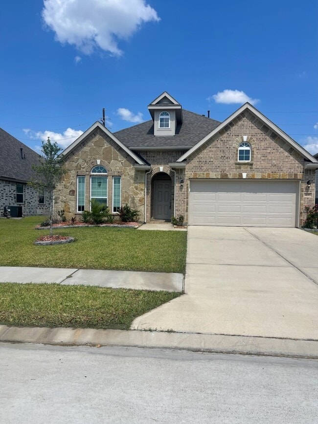 Building Photo - 14007 S River Dr