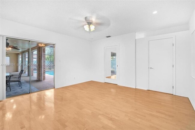 Building Photo - 3441 N Hills Dr