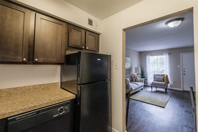 Foto del edificio - 5900 N Braeswood Blvd