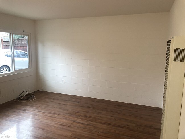 Building Photo - 1 br, 1 bath 4plex - Alma Street Apartments
