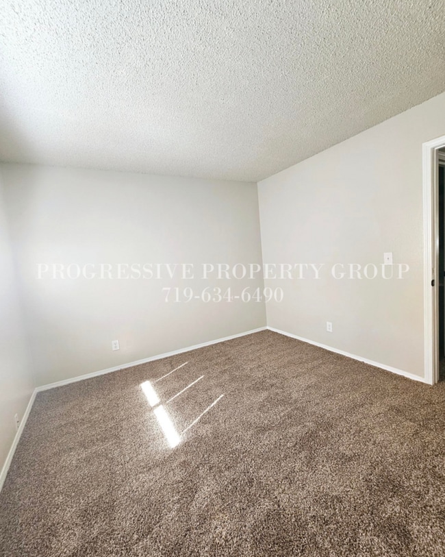 Building Photo - 1835 Zebulon Dr