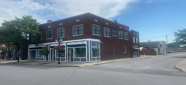 Building Photo - 39 Jackson St