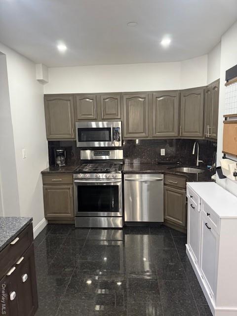 Building Photo - 21-41 71st St