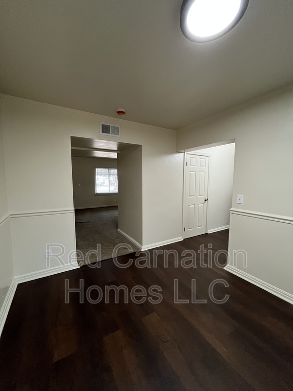 Building Photo - 1434 Antoinette Ave