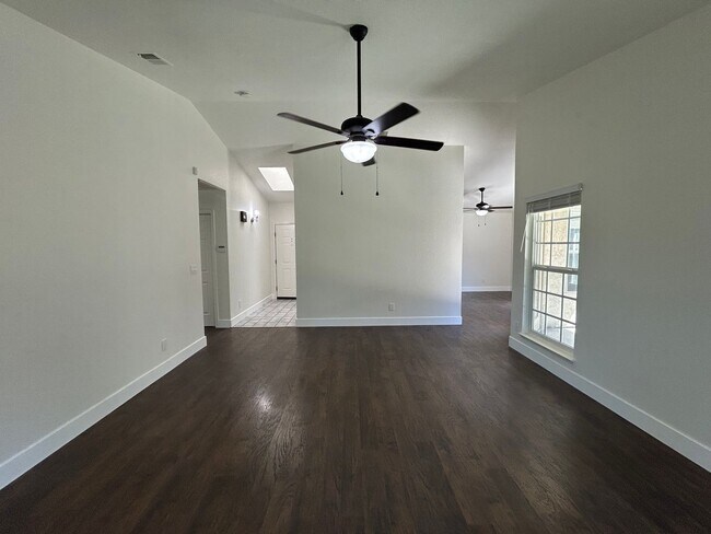 Building Photo - 2088 Shadow Park Dr