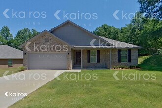 Building Photo - 112 Live Oak Dr