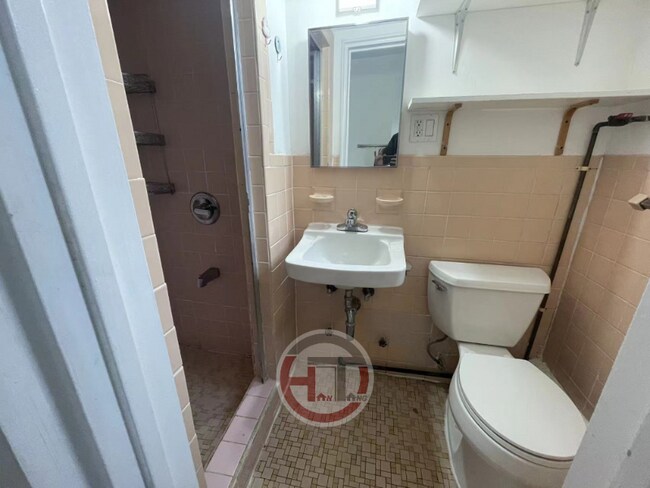 Building Photo - 2447 Fish Ave