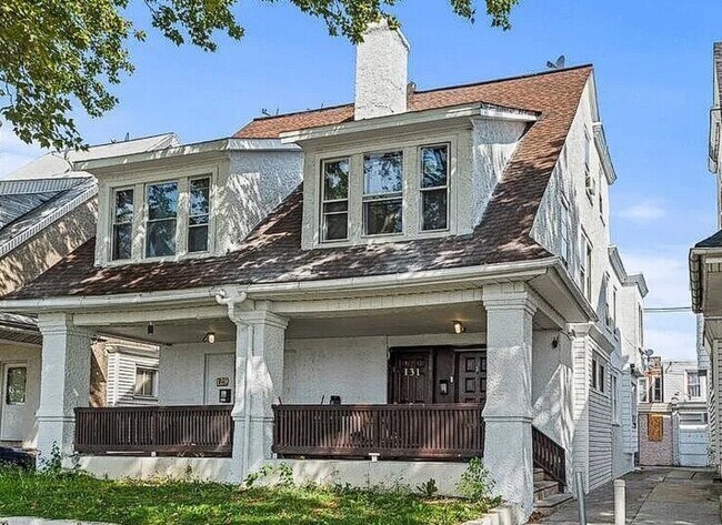 Foto del edificio - 129 E Roosevelt Blvd