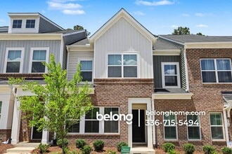 Building Photo - 240 Chesapeake Cmns St