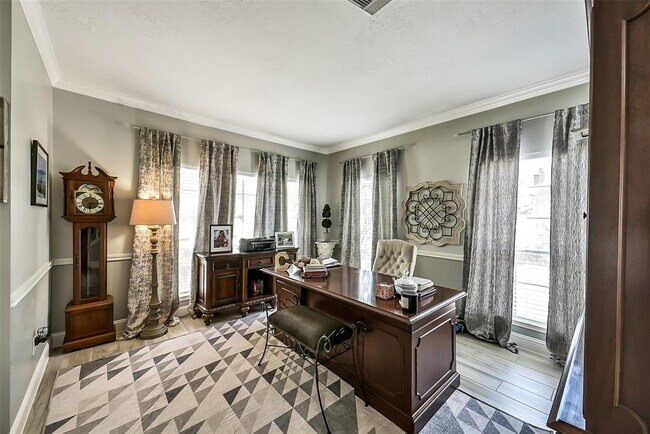 Foto del edificio - 3711 Pinehurst Dr