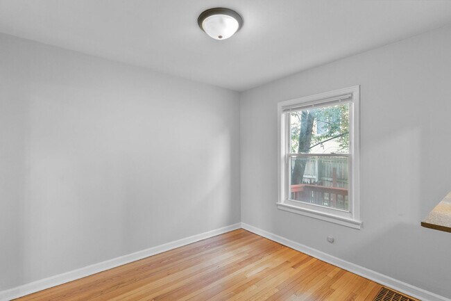 Foto del edificio - 1004 S Taylor Ave