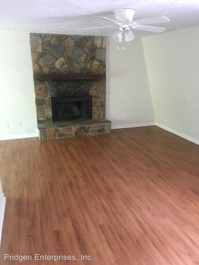 Foto del edificio - 205-207 Rustwood Dr