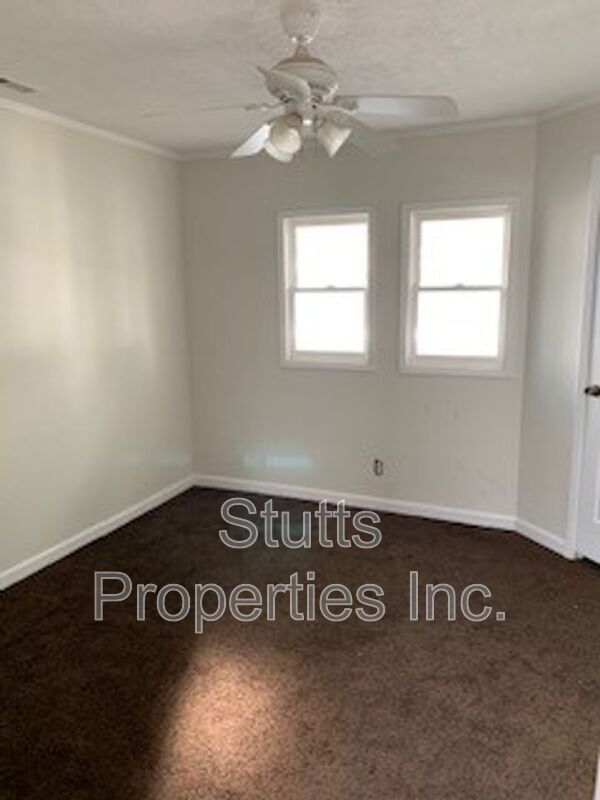 Building Photo - 1217 E Reeder St