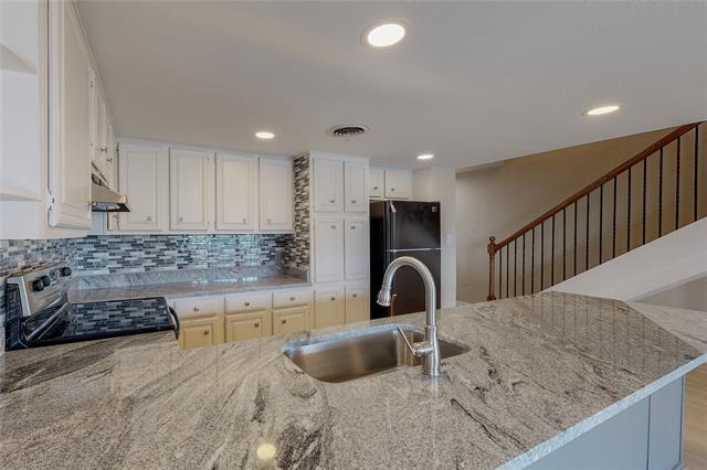 Building Photo - 426 Yacht Club Dr