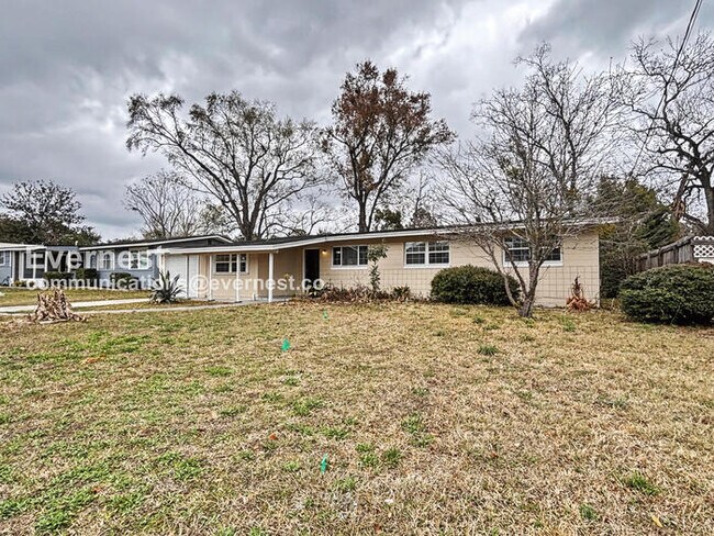 Foto del edificio - 6757 Snow White Dr