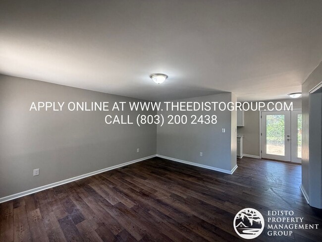 Foto del edificio - Updated 2BR Home with Large Yard & Carport Near Town