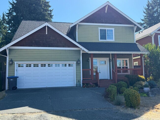 Foto del edificio - 2-STORY Tracyton Craftsman Home