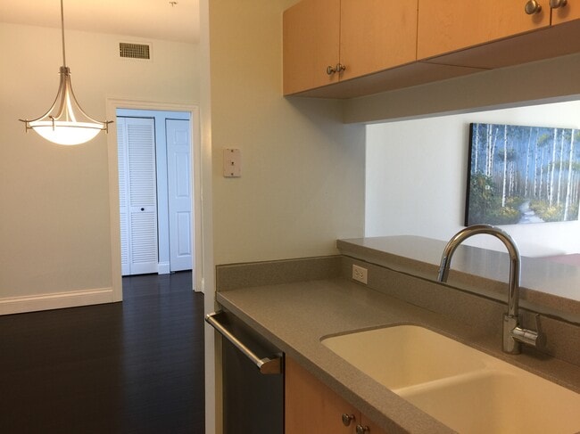 Building Photo - 1180 Reserve Way