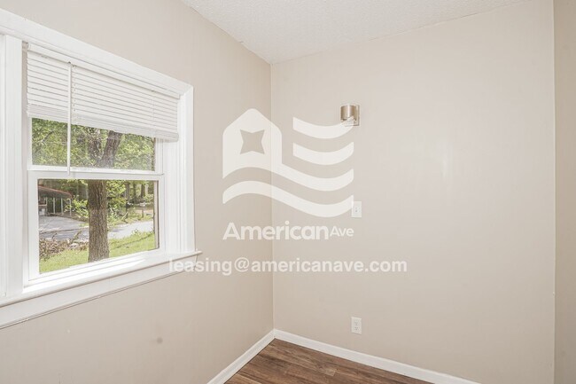 Foto del edificio - 209 Meadowdale Dr